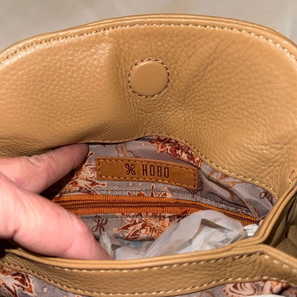NWT HOBO - Birdy Crossbody Bag - Picture 3 of 3